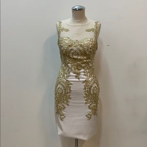 New Gorgeous White & Gold Fitted Dress XS